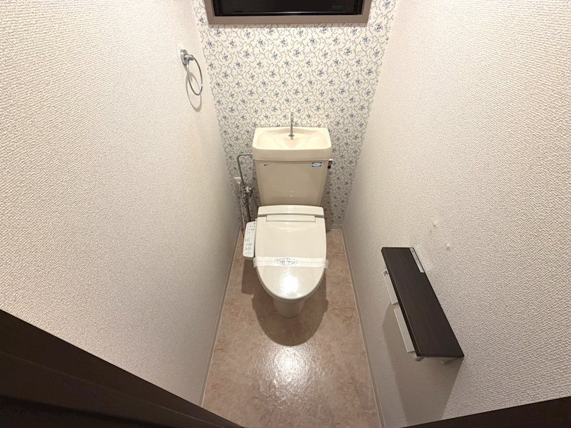 トイレ　※他のお部屋の写真になります。