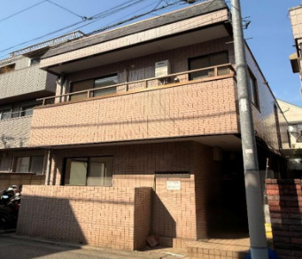 エントランス　落ち着いたエントランスです