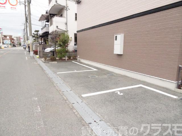 駐車場　敷地内駐車場