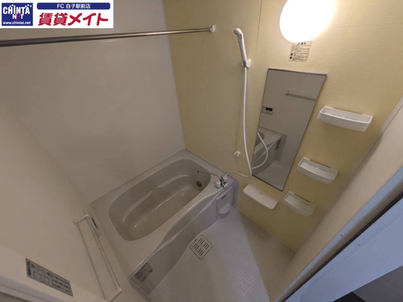 バス・シャワールーム　同物件別室の写真です。