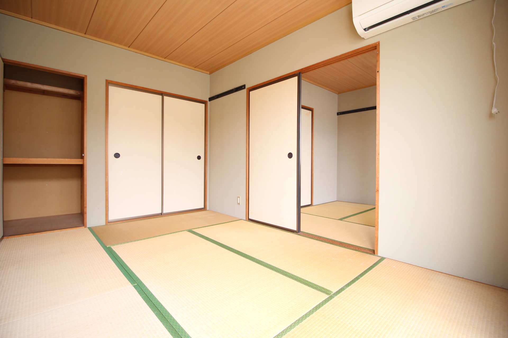 居室・リビング　南向きの明るい和室です☆