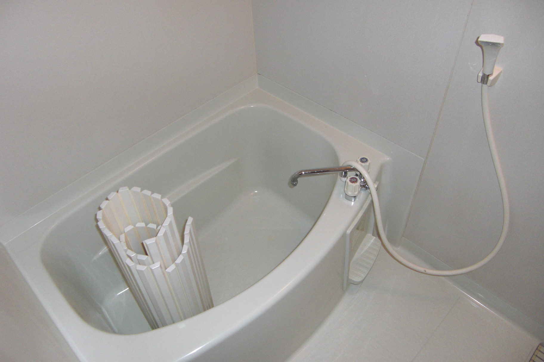 バス・シャワールーム　追い炊き機能付きです。経済的です！