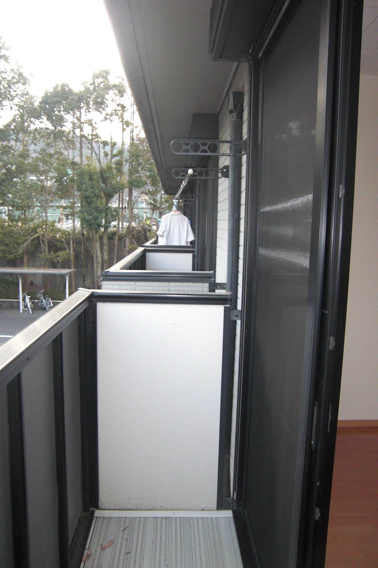 バルコニー　南向きバルコニーで日当たり良好！