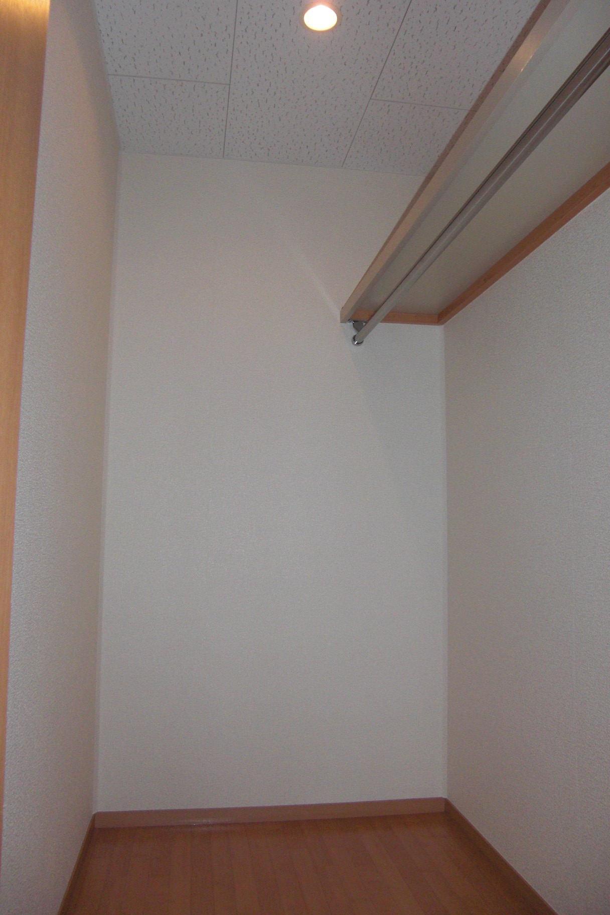 収納　奥行きがあるクローゼットです！大容量です☆