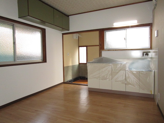 福万寺町南3丁目貸家の居間写真