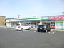 コンビニ　ファミリーマート泉崎一丁目店（コンビニ）まで300m