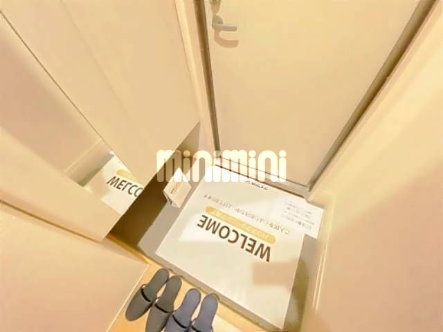 玄関　同物件別号室の参考写真です。