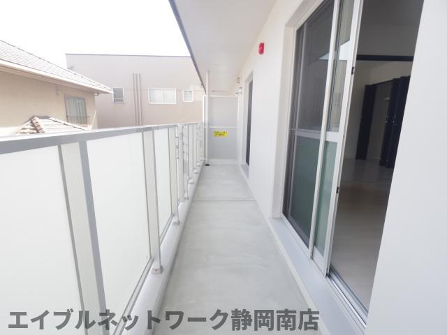 バルコニー　落ち着いた時間を過ごせるバルコニーです