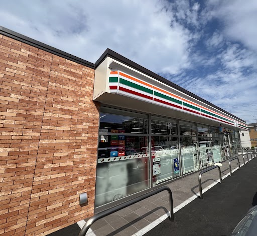 コンビニ　セブンイレブン新川2丁目店（コンビニ）まで286m