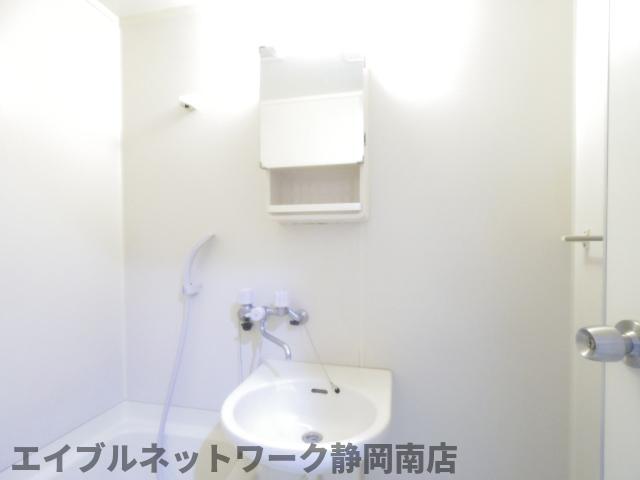 洗面設備　コンパクトで使いやすい洗面所