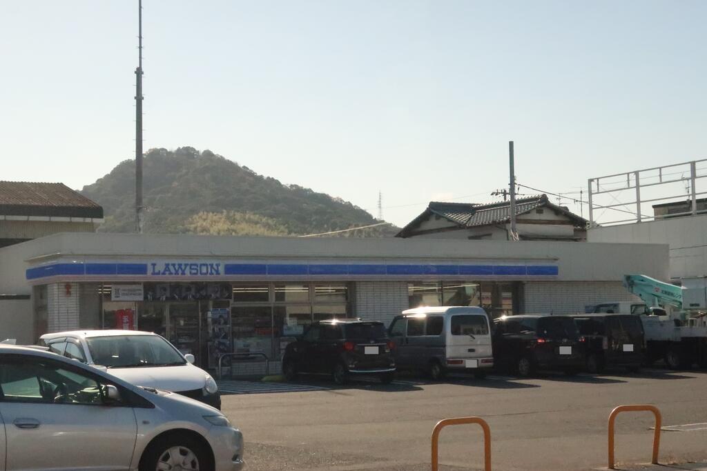 コンビニ　ローソン坂出白金町店（コンビニ）まで182m