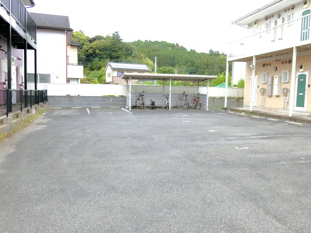 【東金市台方のアパートの駐車場】