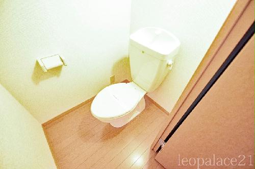 【レオパレスクレール小山のトイレ】