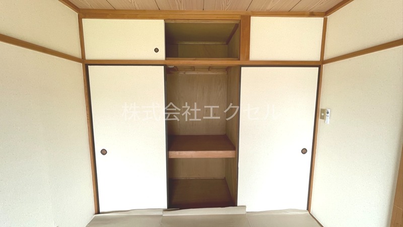 収納　押し入れタイプなので収納力ばっちりです☆