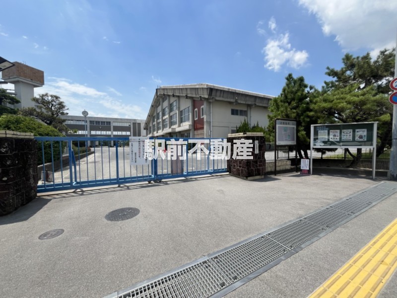 中学校　昭栄中学校（中学校）まで700m