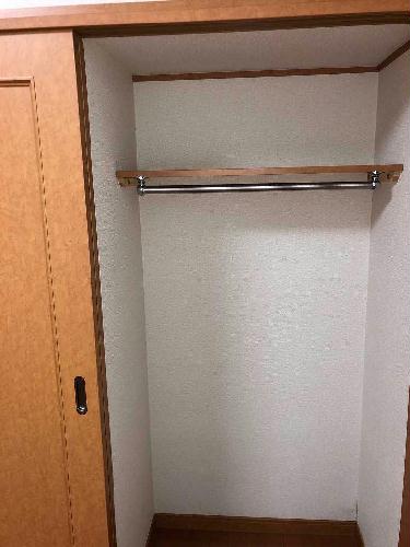 収納　ハンガーポール付