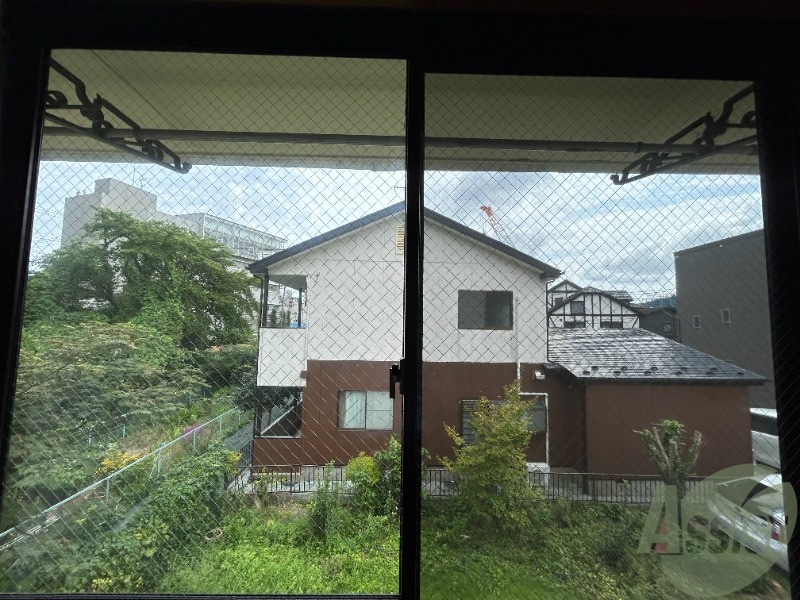 バルコニー　バルコニーは無いので洗濯物は落とさないように気を付けて～