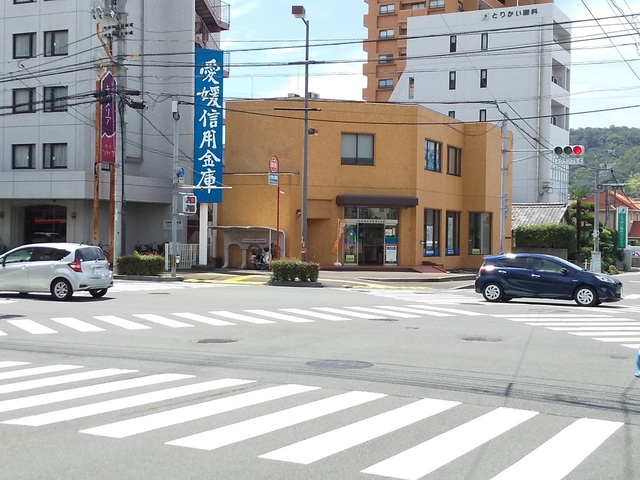 【カーサ朝日ヶ丘の銀行】