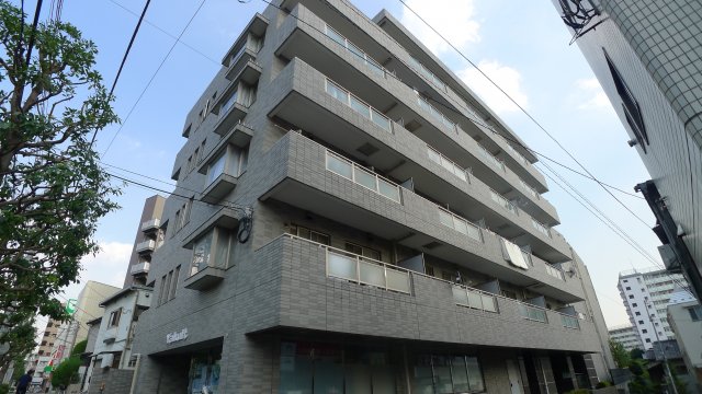 北区滝野川のマンションの建物外観