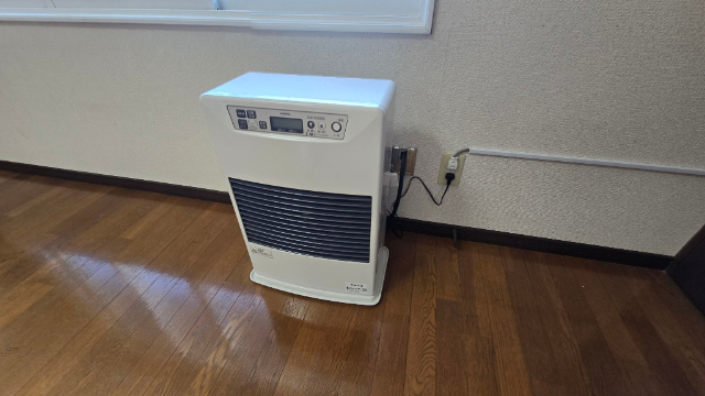 その他設備　灯油暖房