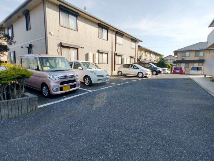 【船橋市印内のアパートの駐車場】