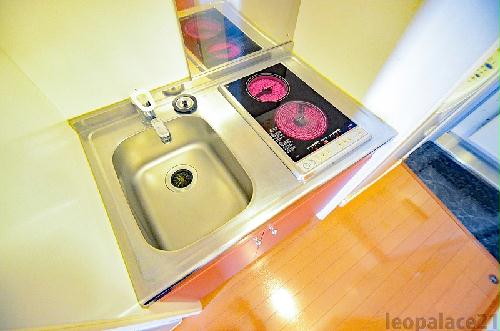 キッチン　設備・仕様は号室により異なる為現況を優先致します。
