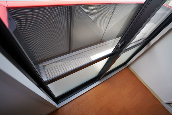 バルコニー　同じ建物の別なお部屋