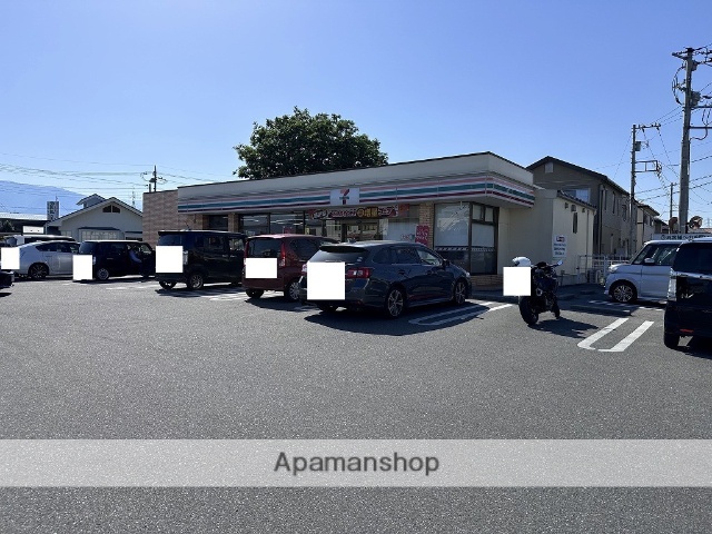 コンビニ　セブン－イレブン竜王万才店（コンビニ）まで745m