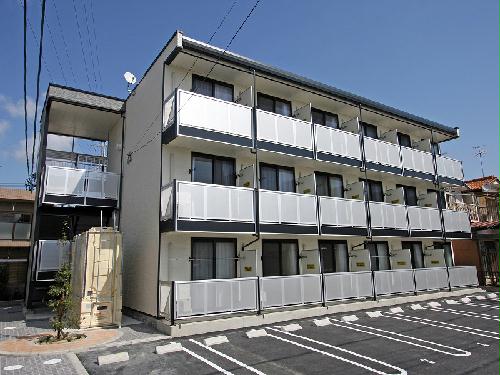 【レオパレスＹＡＨＡＧＩIIの建物外観】