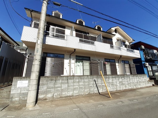 東松山市元宿のアパートの建物外観