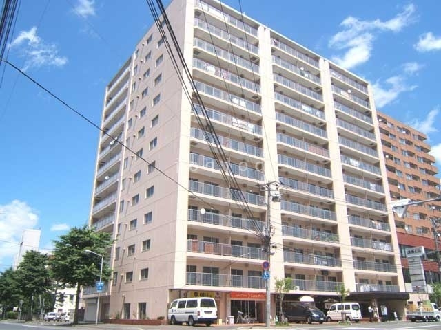 札幌市北区北七条西のマンションの建物外観