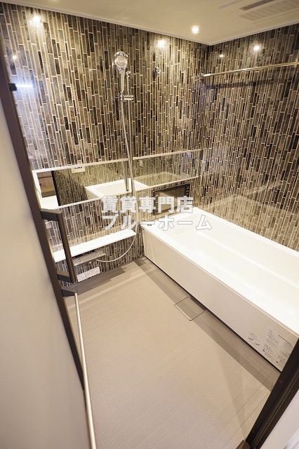 バス・シャワールーム　浴室乾燥機・追い炊き機能付きのお風呂です！