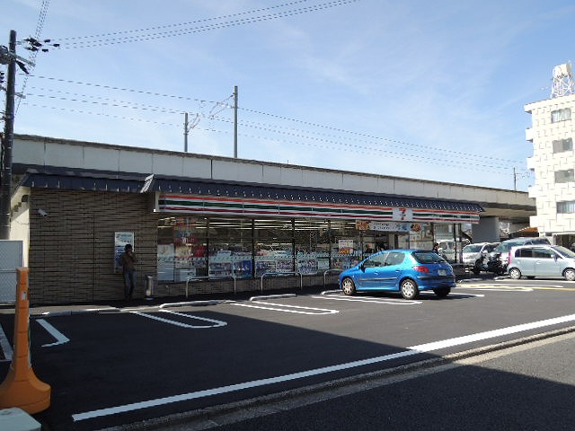 コンビニ　セブンイレブン 西小路丸太町店（コンビニ）まで345m