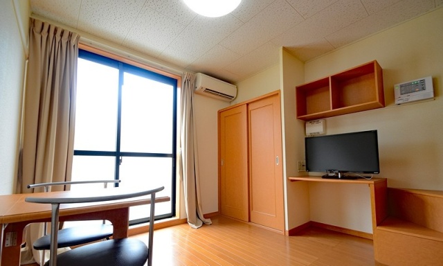 居室・リビング　写真は別号室のものです。