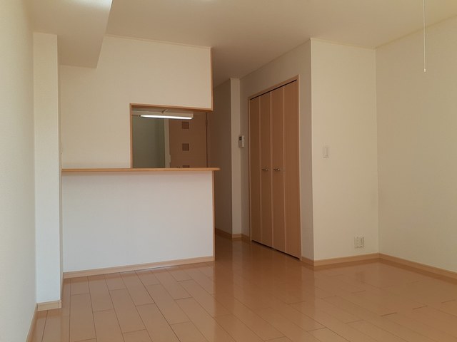 居室・リビング　南向きの明るいリビング