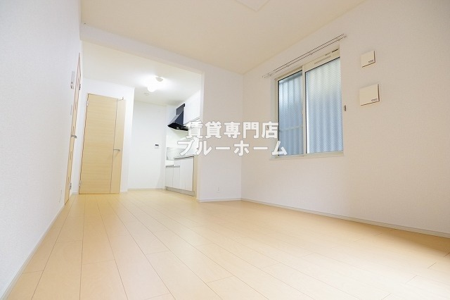 居室・リビング　10帖の広いリビング！