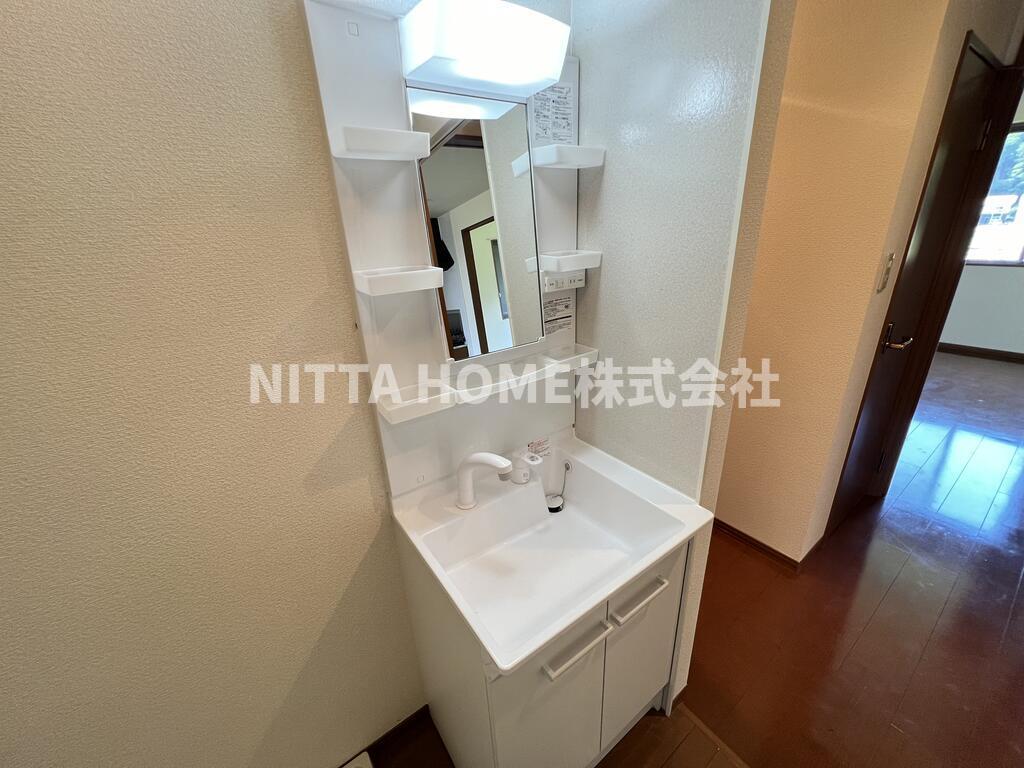 洗面設備　【同タイプ物件写真】独立洗面化粧台も付いていますよ