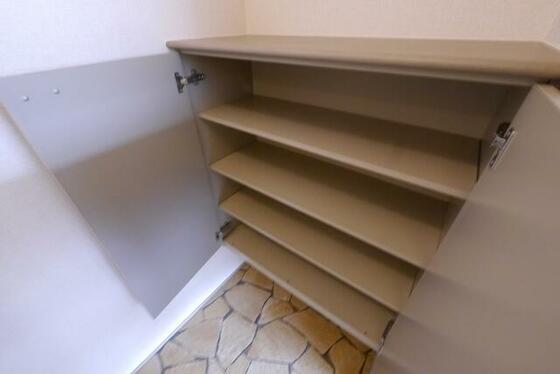 玄関　シューズボックス