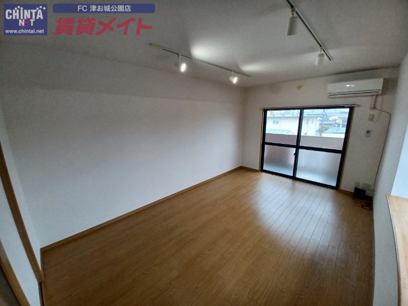 居室・リビング　同型参考写真