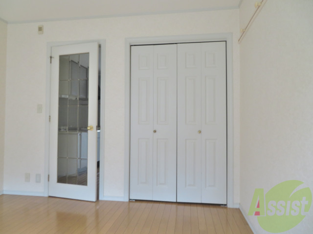 収納　収納は高さがあるのであとは奥行きがどの程度あるかですね。