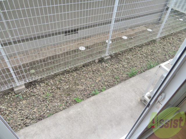 バルコニー　バルコニーはないので何かあったらすぐ逃げ出せます。