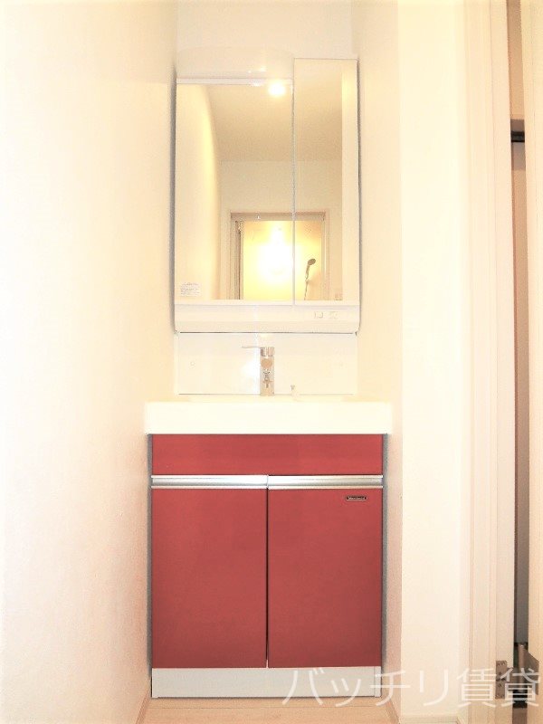 洗面設備　同型タイプの写真になります　現状優先