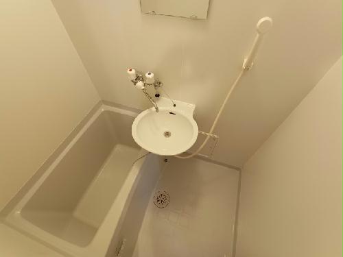 バス・シャワールーム　同タイプの物件写真です。