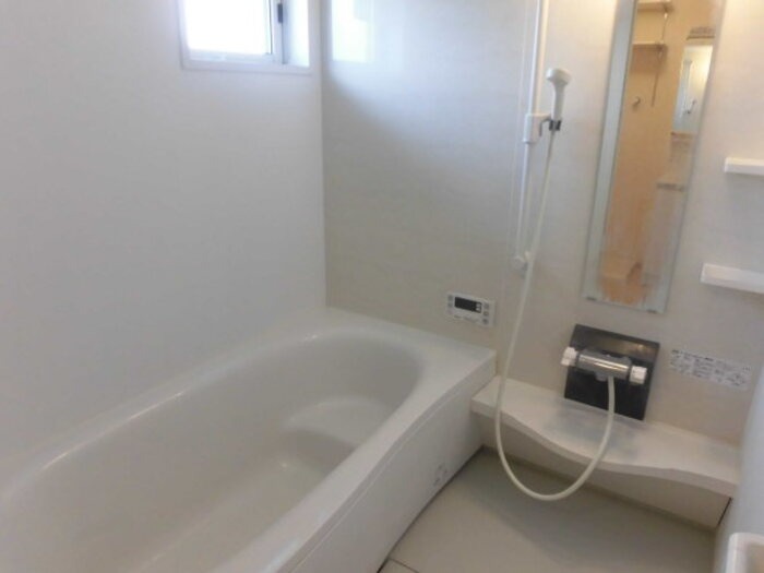 バス・シャワールーム　同物件別部屋イメージ