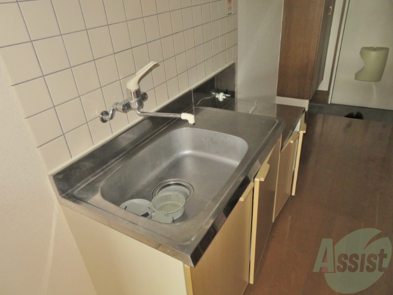 キッチン　こちらも広めのキッチンです。広く使えるのはありがたいですね