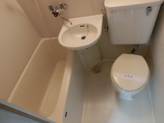 バス・シャワールーム　※写真は別のお部屋のものです。現況を優先させて頂きます。