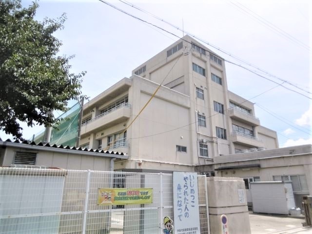 小学校　伊勢市立中島小学校（小学校）まで436m