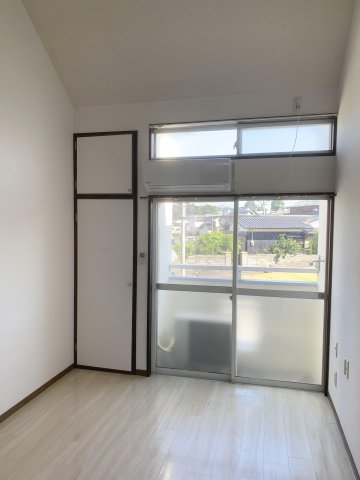 居室・リビング　こちらのリビングで趣味の時間をお楽しみください