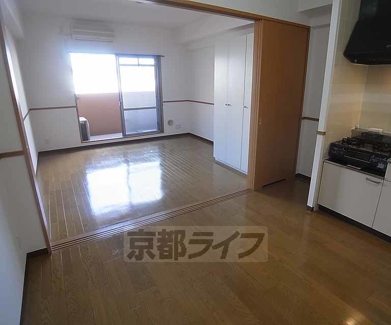 居室・リビング　広々としたお部屋です。