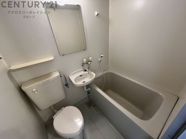 バス・シャワールーム　シンプルで機能的なユニットバスです